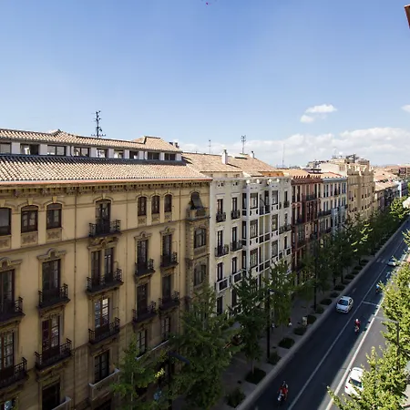 Konukevi Atenas 2*
